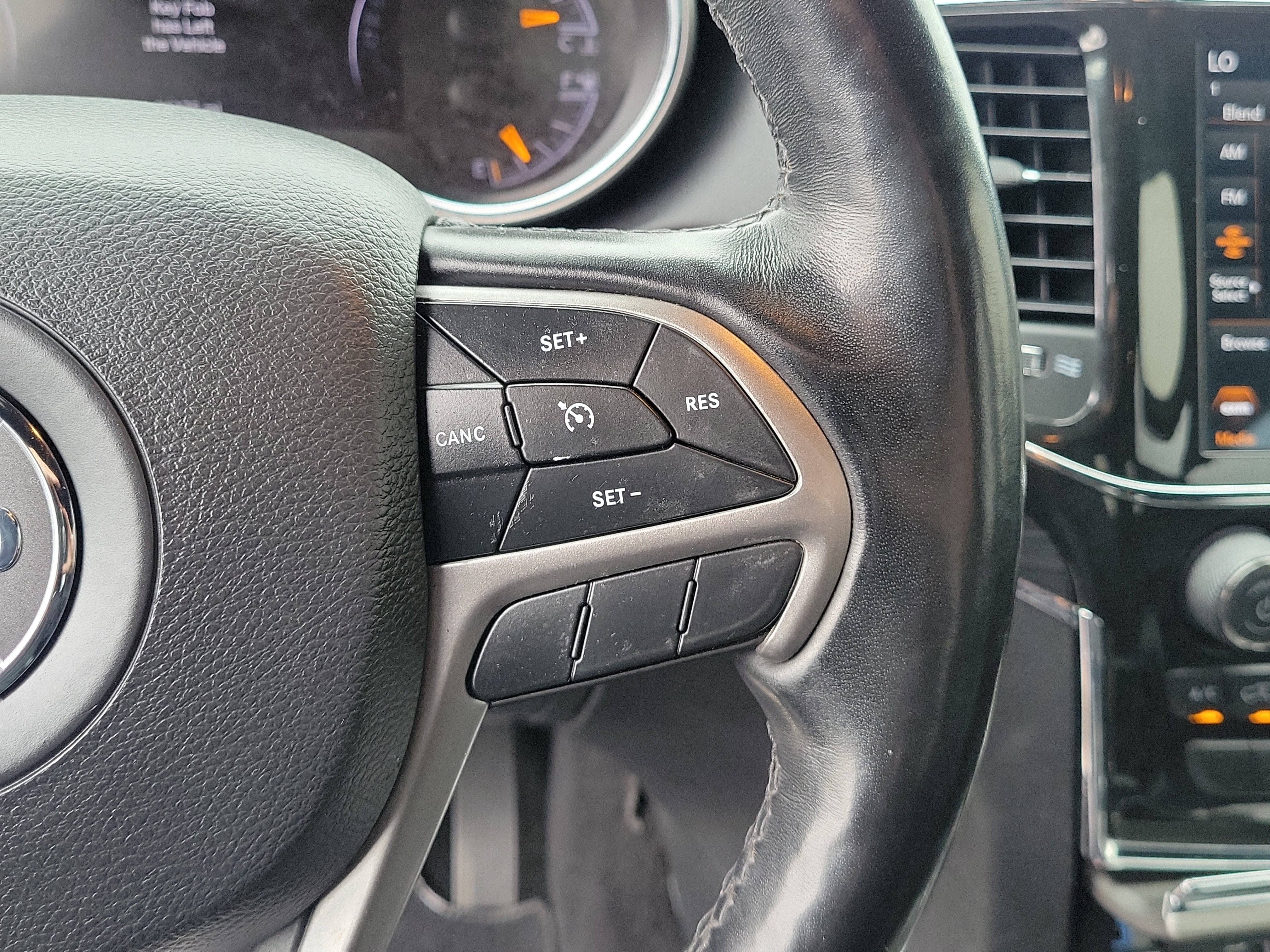 Used 2021 Jeep Grand Cherokee Limited AWD/4WD image 24