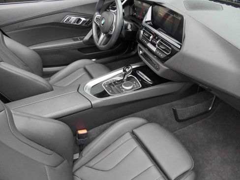 Used 2024 BMW Z4 sDrive30i w/ Shadowloine Package image 11