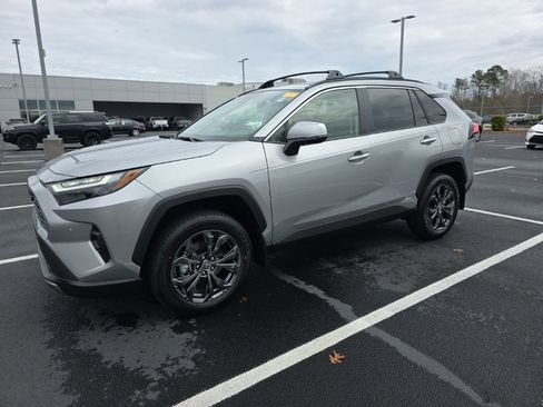 Used 2025 Toyota RAV4 Limited image 2