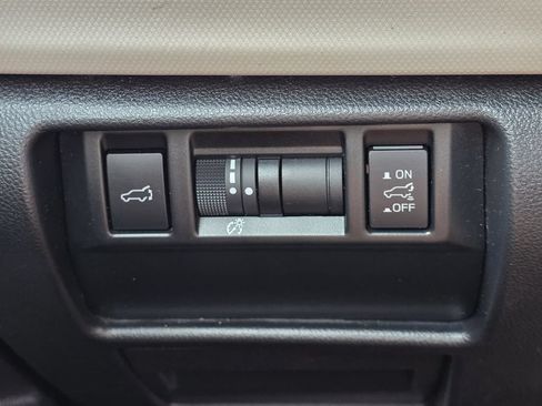 Used 2025 Subaru Forester Premium AWD/4WD image 21