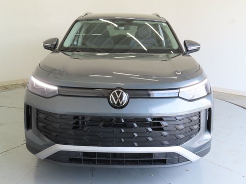 New 2026 Volkswagen Tiguan SE image 10