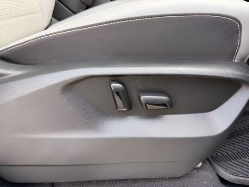 Used 2024 Volkswagen Atlas Cross Sport SEL R-Line image 26