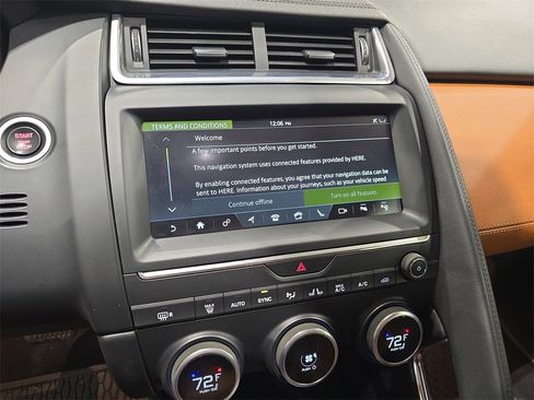 Used 2020 Jaguar E-PACE SE image 22