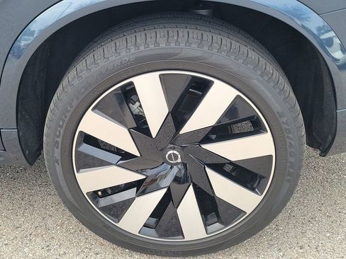 Certified 2023 Volvo XC90 T8 Ultimate w/ Protection Package Premier image 12