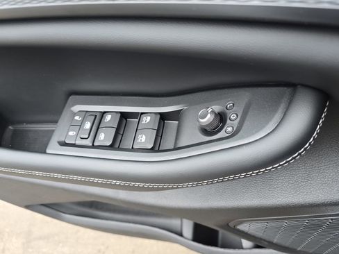 New 2025 Jeep Grand Cherokee Laredo image 26