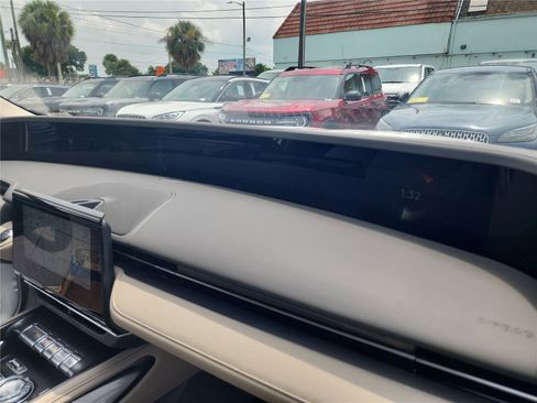 New 2025 Lincoln Nautilus Premier image 26