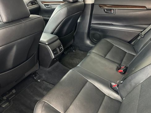 Used 2014 Lexus ES 350 w/ Luxury Package FWD image 27