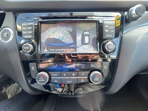 Used 2015 Nissan Rogue SL image 21