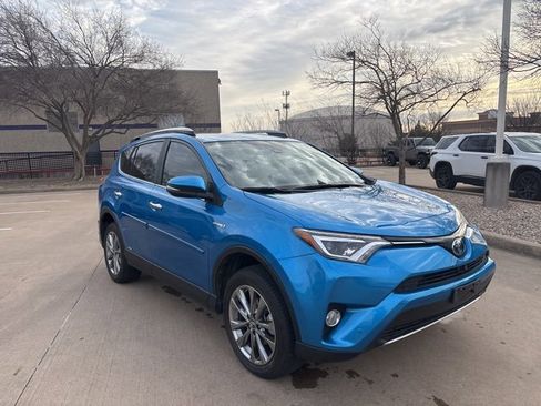 Used 2017 Toyota RAV4 Limited w/ Advanced Technology Package image 3