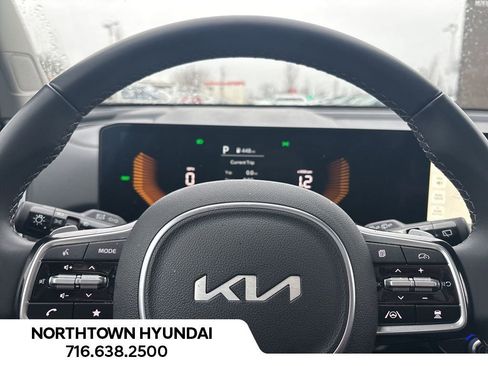 Used 2025 Kia Sorento EX w/ EX Panoramic Sunroof Package image 11