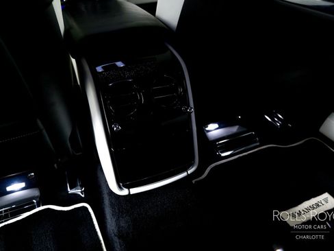 Used 2018 Rolls-Royce Phantom Sedan RWD image 22
