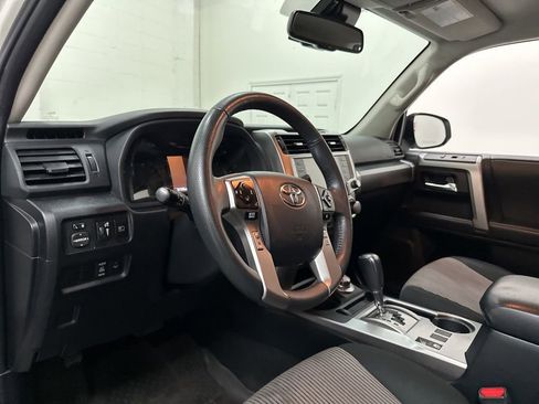 Used 2022 Toyota 4Runner SR5 AWD/4WD image 26