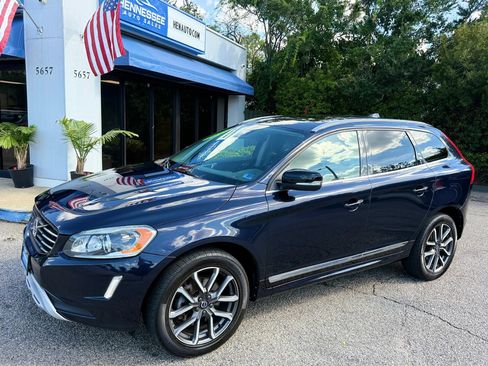 Used 2017 Volvo XC60 T6 Dynamic w/ Preferred Option Package AWD/4WD image 10