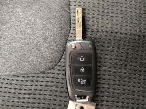 Used 2022 Hyundai Santa Fe SE FWD image 32