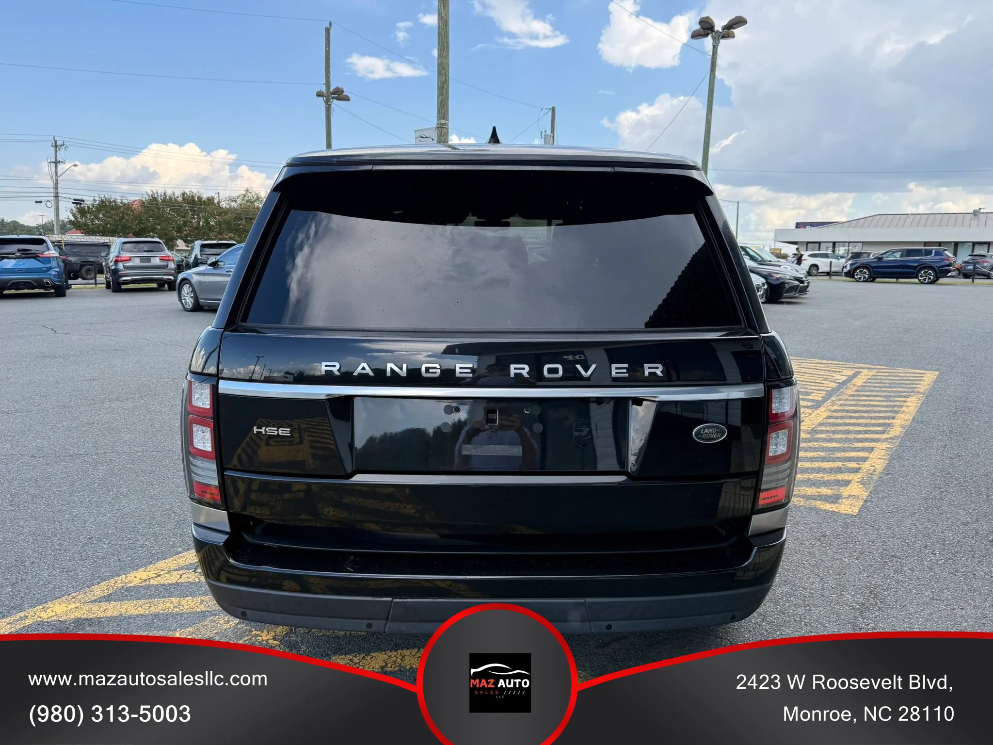 Used 2017 Land Rover Range Rover HSE AWD/4WD image 4