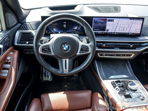 Used 2025 BMW X7 M60i AWD/4WD image 16