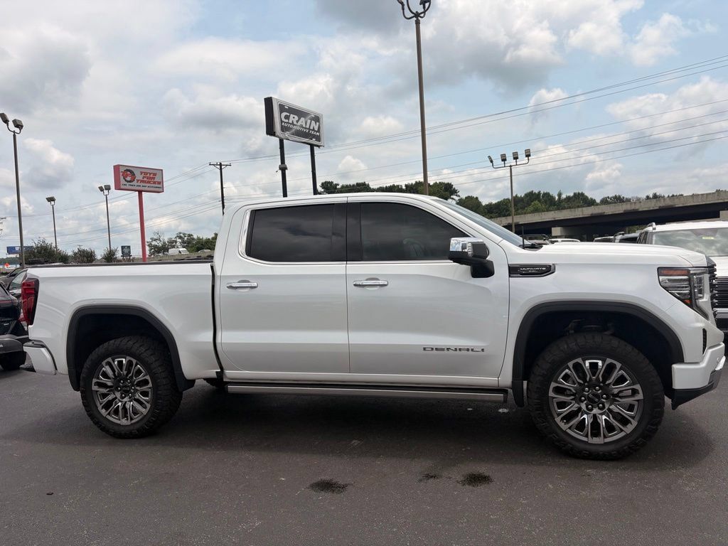 Used 2024 GMC Sierra 1500 Denali Ultimate AWD/4WD image 9