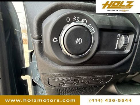 Used 2026 Jeep Wrangler Unlimited Rubicon AWD/4WD image 19