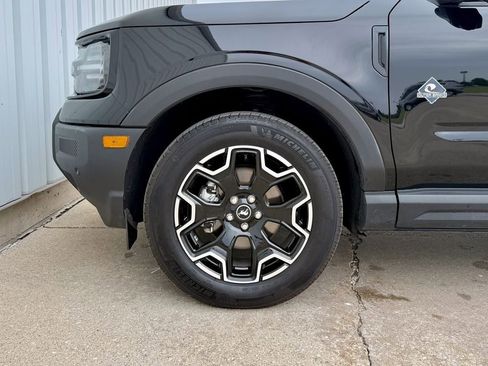 Certified 2025 Ford Bronco Sport Outer Banks w/ Outer Banks Tech Package+ AWD/4WD image 35