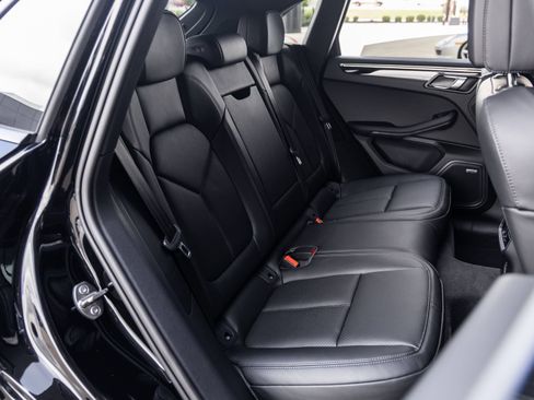 Certified 2026 Porsche Macan AWD/4WD image 42