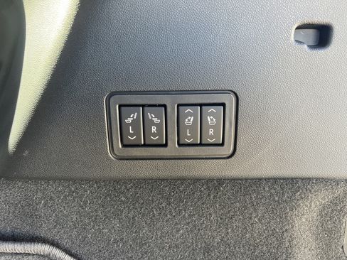 Used 2021 Cadillac XT6 Premium Luxury w/ Platinum Package image 38