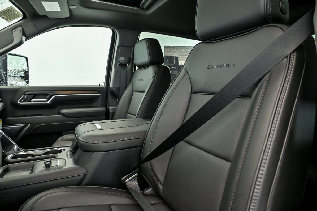 New 2026 GMC Sierra 2500 Denali w/ Denali Reserve Package AWD/4WD image 9