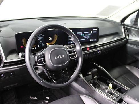 Used 2024 Kia Sorento S image 7