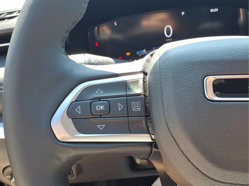 Used 2024 Jeep Compass Limited w/ High Altitude Package AWD/4WD image 19