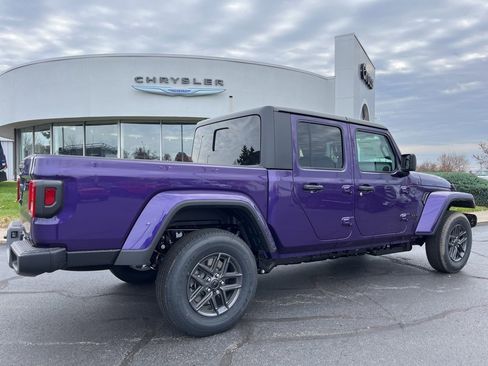 New 2026 Jeep Gladiator Sport image 52