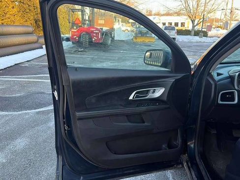 Used 2015 Chevrolet Equinox LT w/ Driver Convenience Package image 16