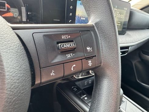 Used 2025 Nissan Kicks SV AWD/4WD image 15