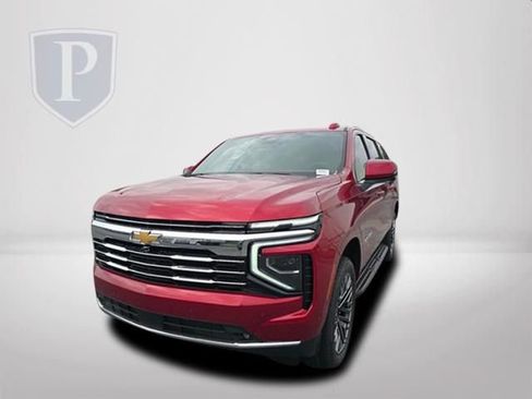 New 2026 Chevrolet Suburban LT w/ Comfort Package AWD/4WD image 11
