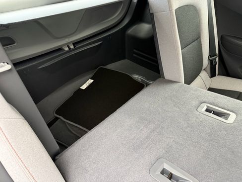 Used 2018 Chevrolet Bolt LT image 55