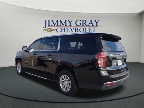 Used 2023 Chevrolet Suburban LT image 5