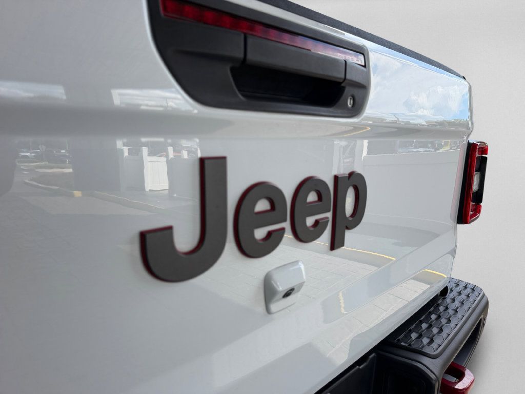 Used 2020 Jeep Gladiator Rubicon w/ Dual Top Group AWD/4WD image 31