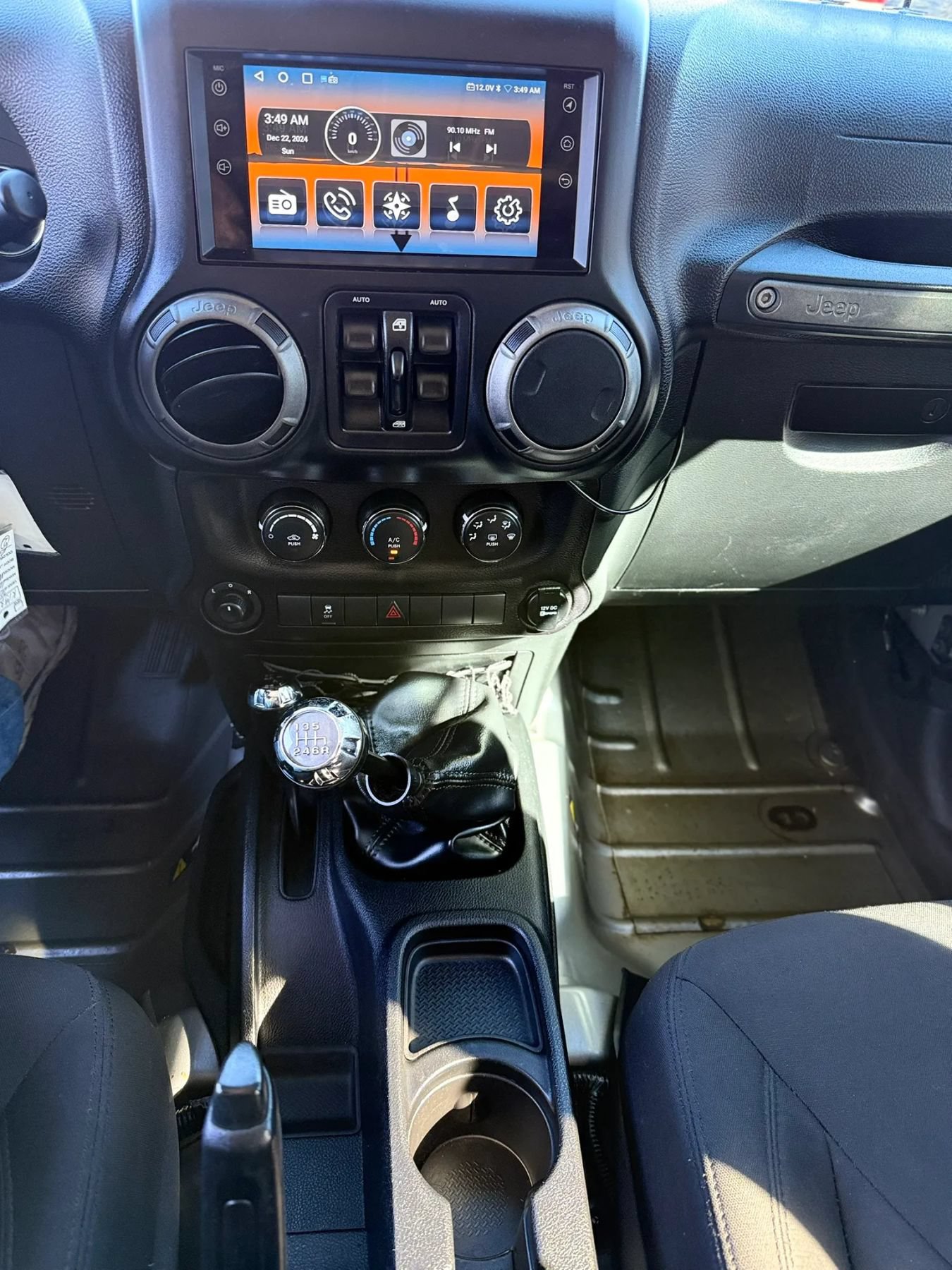 Used 2015 Jeep Wrangler Unlimited Sport AWD/4WD image 18