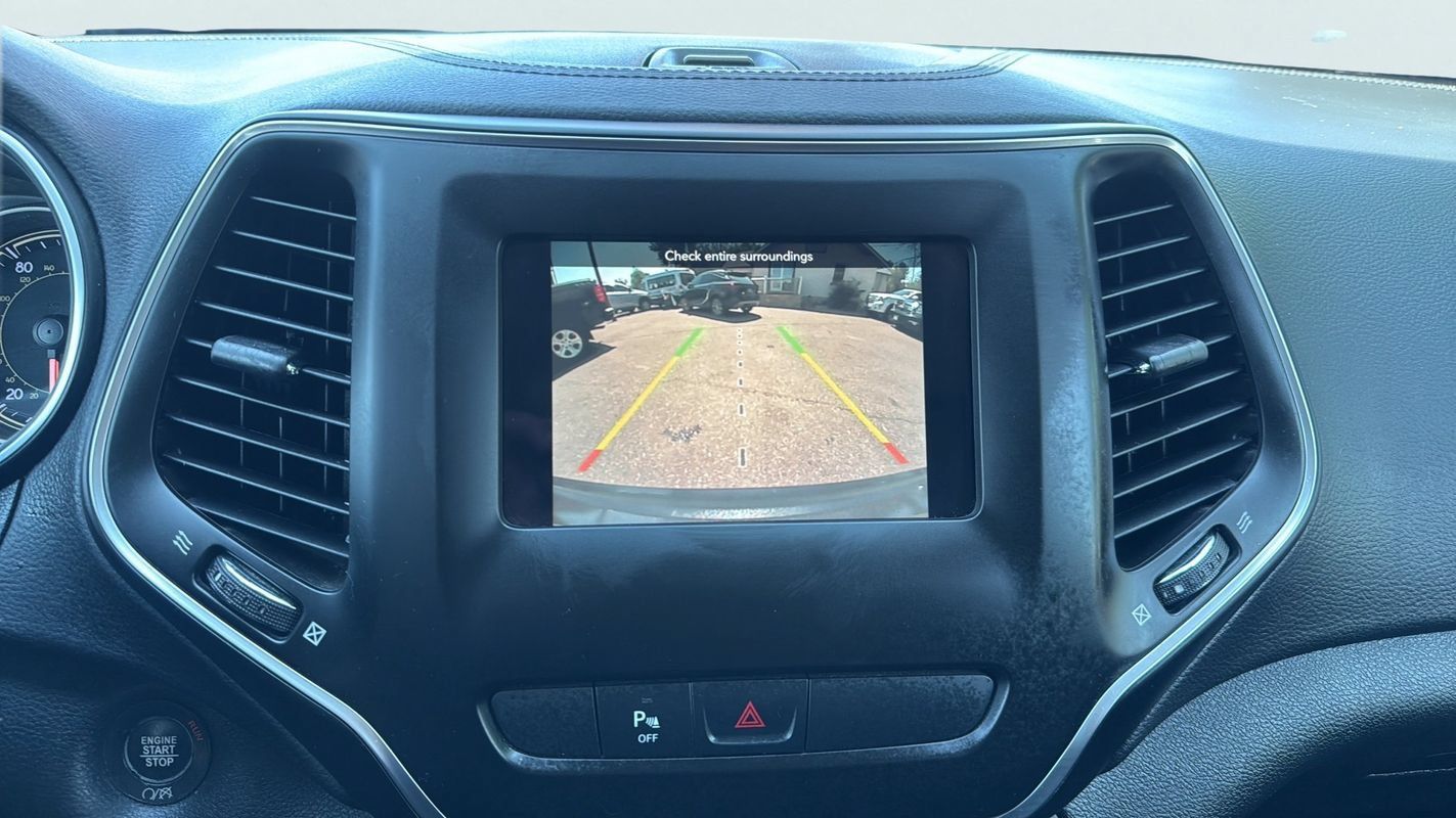 Used 2020 Jeep Cherokee Latitude Plus FWD image 13