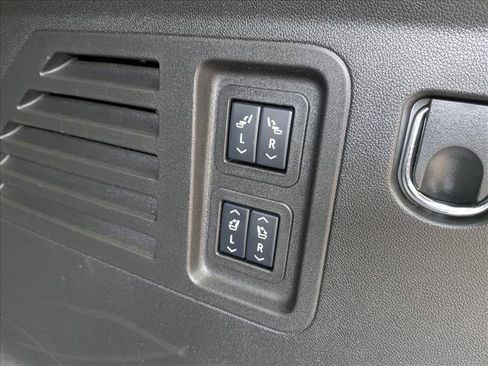 Used 2025 GMC Acadia Denali FWD image 22