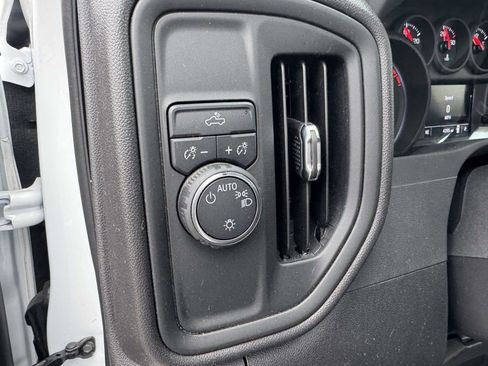 Used 2025 Chevrolet Silverado 1500 W/T image 23