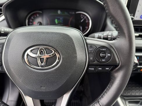 Used 2023 Toyota RAV4 XLE Premium image 26