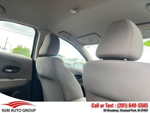 Used 2017 Honda HR-V LX image 34