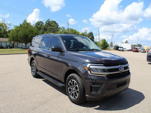 Used 2024 Ford Expedition Max XLT AWD/4WD image 4
