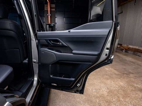 Used 2024 Lexus GX 550 w/ Accessory Package (Z1) AWD/4WD image 39
