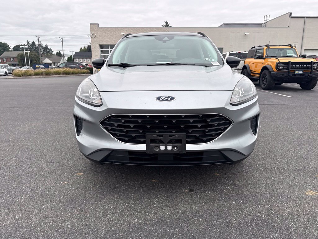 Used 2021 Ford Escape SE w/ SE Sport Appearance Package AWD/4WD image 5