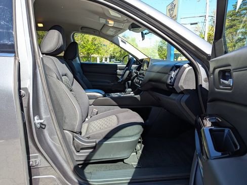 Used 2022 Nissan Pathfinder S AWD/4WD image 29