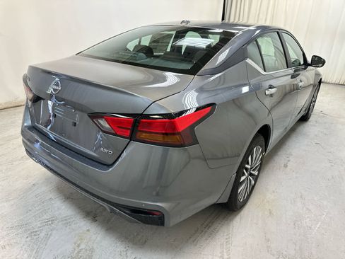 New 2025 Nissan Altima 2.5 SV image 11