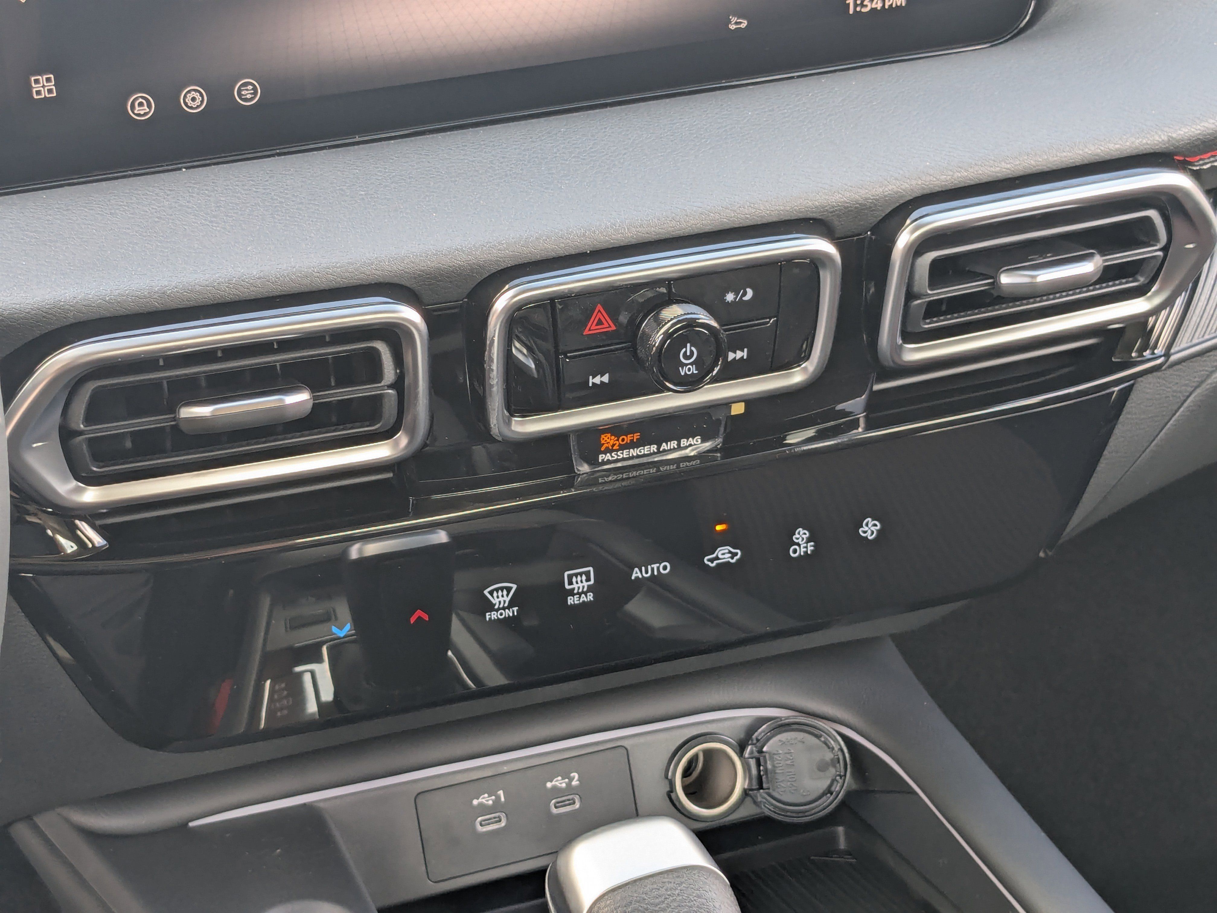 New 2027 Nissan Sentra SR w/ Floor Mat Package FWD image 16