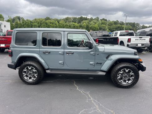 New 2026 Jeep Wrangler Unlimited Sahara AWD/4WD image 9