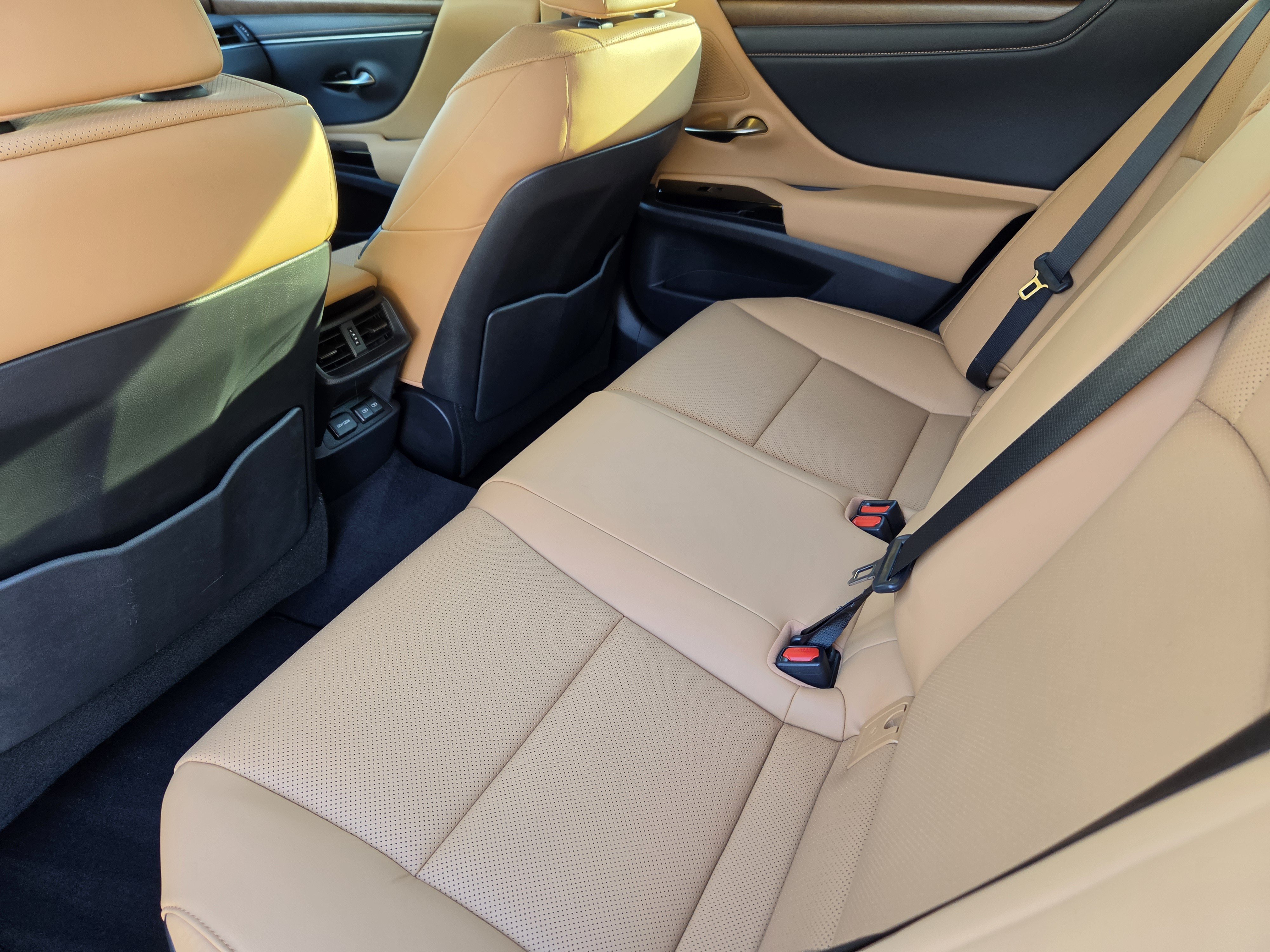 Used 2025 Lexus ES 350 w/ Premium Package FWD image 39
