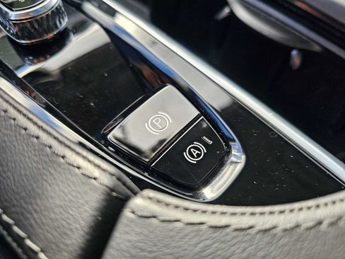 Used 2024 Volvo XC90 B5 Core w/ Protection Package Premier image 39